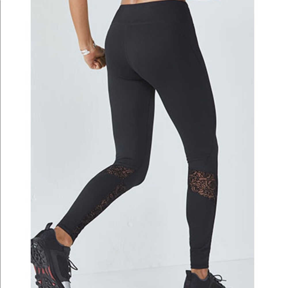 Fabletics Avon leggings size M